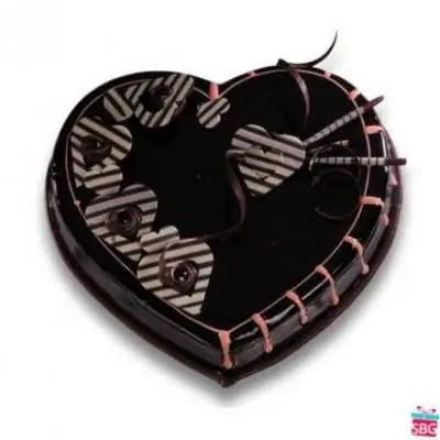 Eggless Heart Shape Chocolate Cake