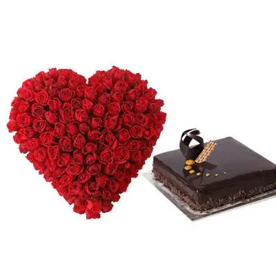 Roses Heart With Chocolate Truffle Square Cake