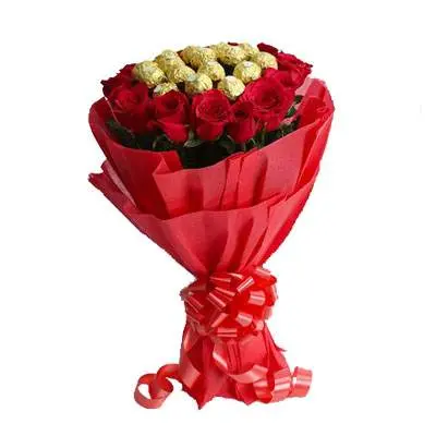 Rocher With Roses Bouquet