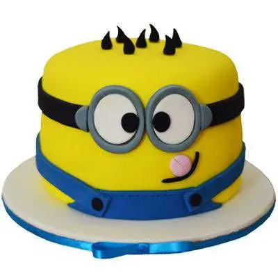 Minion Fondant Cake