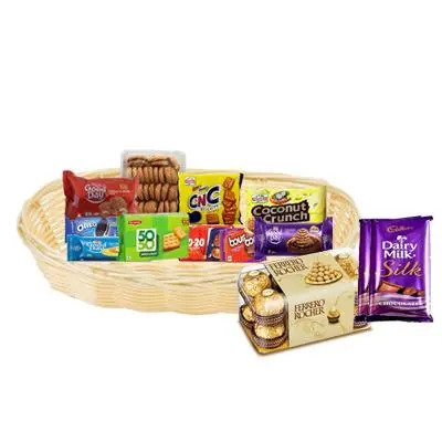 Cookies & Biscuit Hamper with Chocolates