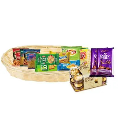 Namkeen, Bicsuit & Chip Hamper with Chocolates