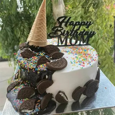 Oreo Cone Cake