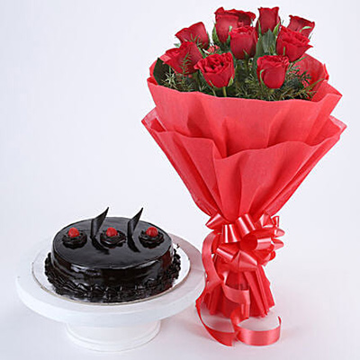 Red Roses With Chocolate Cake