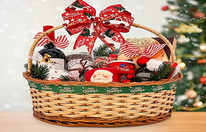 A Christmas Golden Gift Hamper