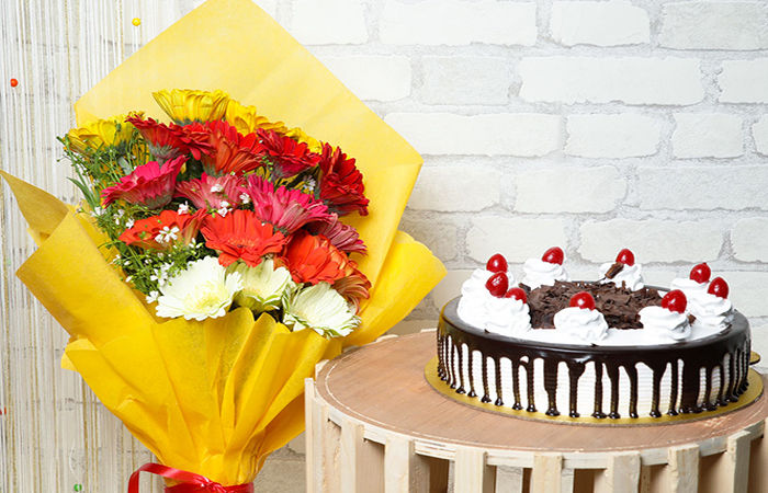 Cake with Flowers Combo