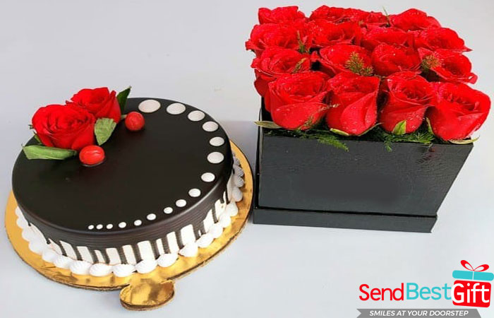 Classic-Roses-and-Chocolate-Cake