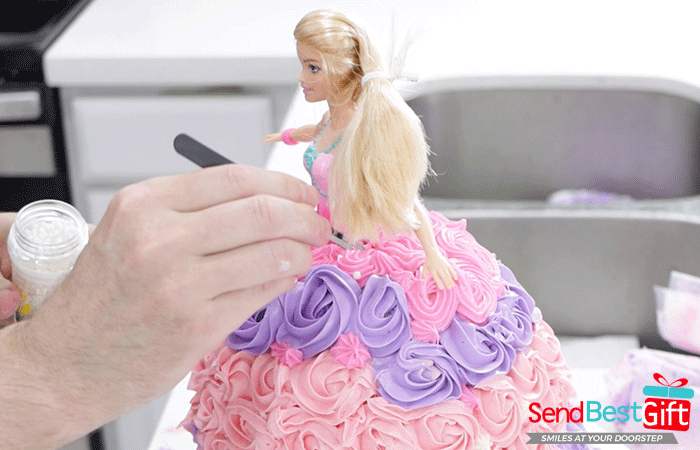 Creative Decorating Techniques for Barbie Birthday Cakes