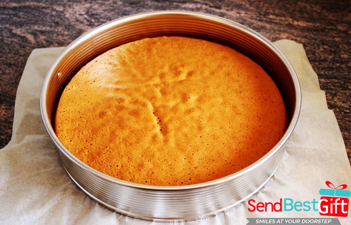Presentation of a cake
