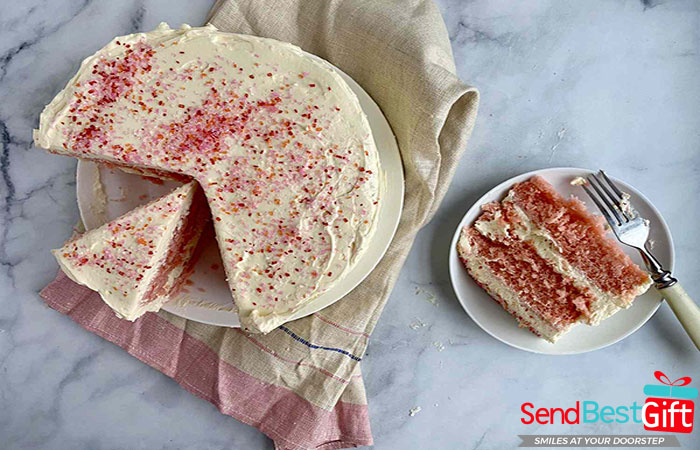 Raspberry-Pink-Velvet-Cakes