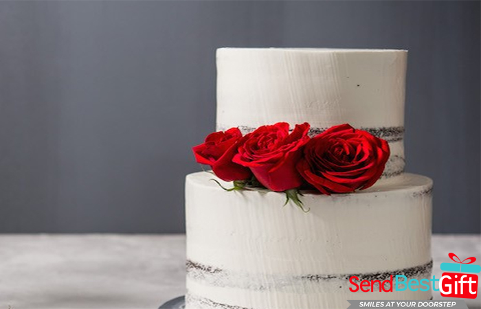 Tips for Preserving the Freshness of Flower-Adorned Cakes