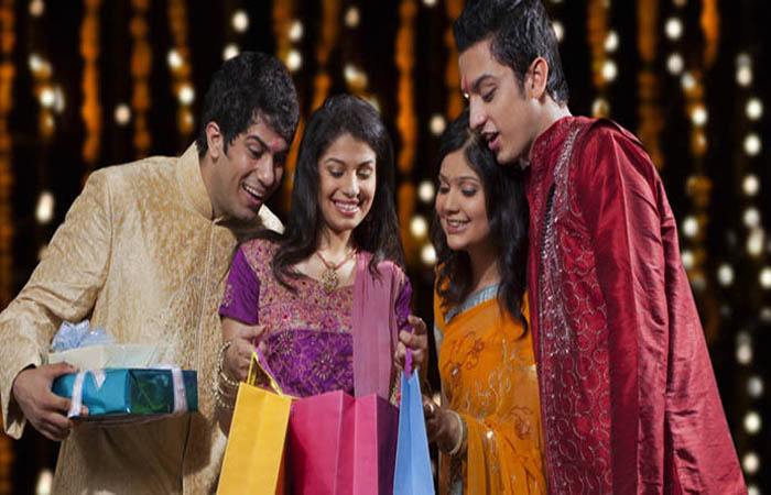 What Are The Best Gifts For Friends On Diwali