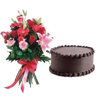 Mix Flowers With Chocolate Cake