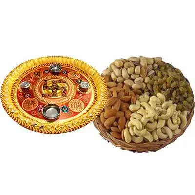 Thali with Dry Fruits Hamper