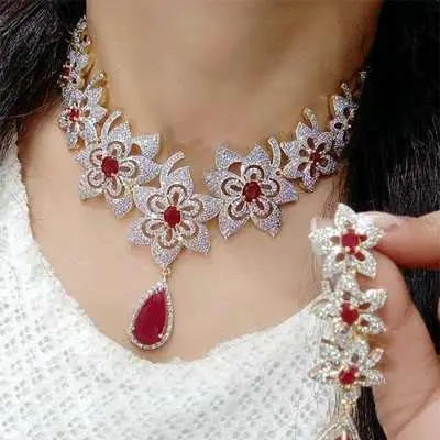 Red Shimmering Chic Jewellery Sets