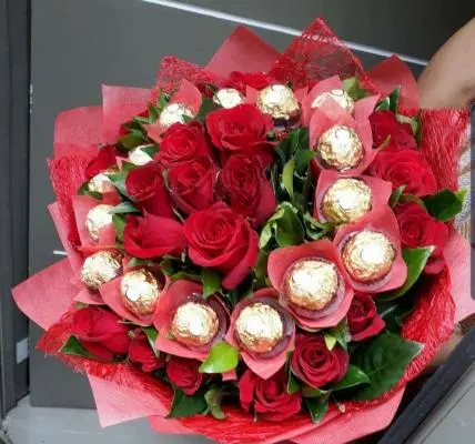 Rocher Rose Bouquet