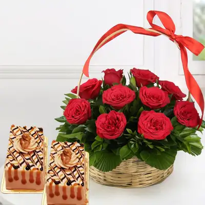 Roses Basket with Butterscotch Pastry